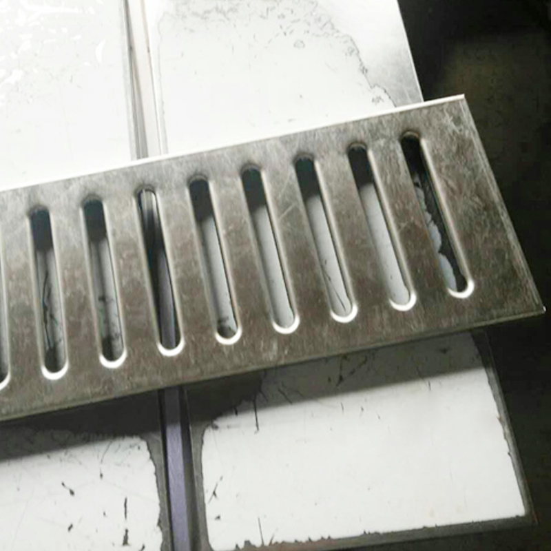 Plaque de recouvrement en acier inoxydable résistant à la corrosion